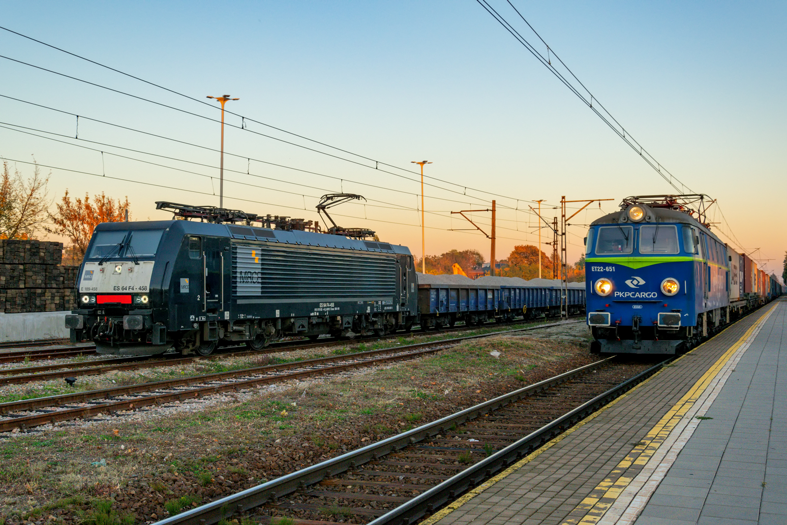 ES64F4-458 & ET22-651